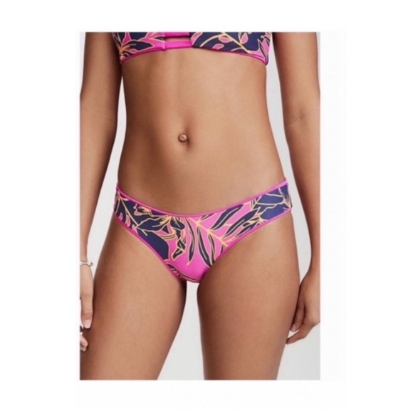 Maaji Hibiscus Reversible Sublime Bikini Bottoms. - Picture 2 of 11